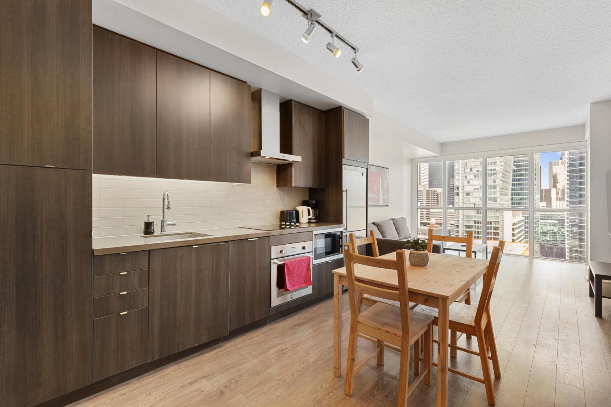 2Bedroom Cn Tower And Water Views - Free Parking - Rooftop Pool Toronto Eksteriør bilde