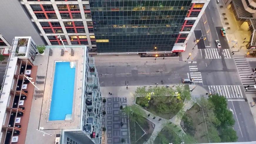 2Bedroom Cn Tower And Water Views - Free Parking - Rooftop Pool Toronto Eksteriør bilde